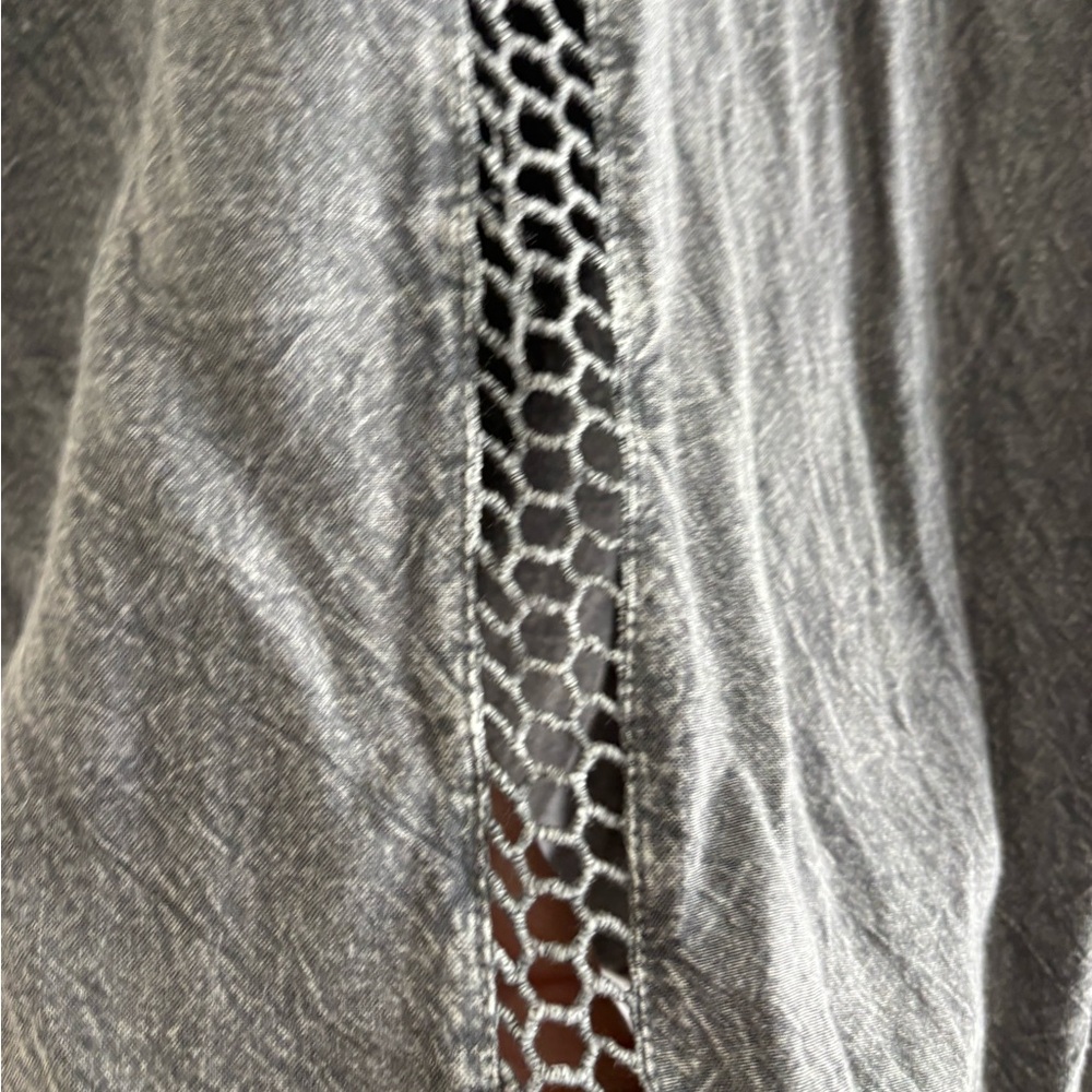 S R Fashion Charcoal Button-Up Blouse - Picture 2 of 8